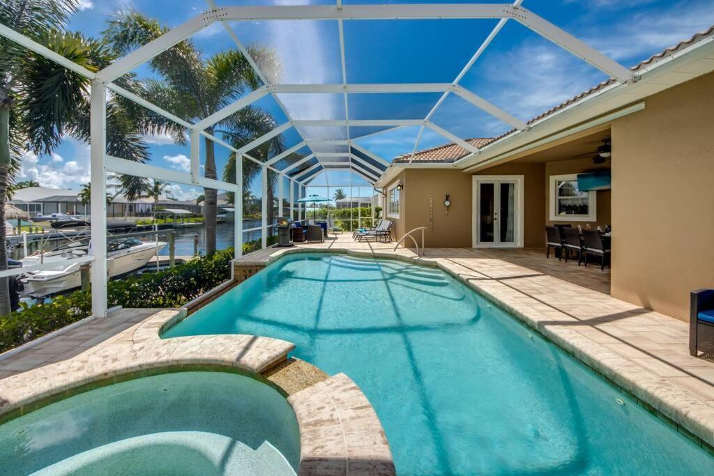 Villa Martinique By Coralvilla Cape Coral Exterior photo