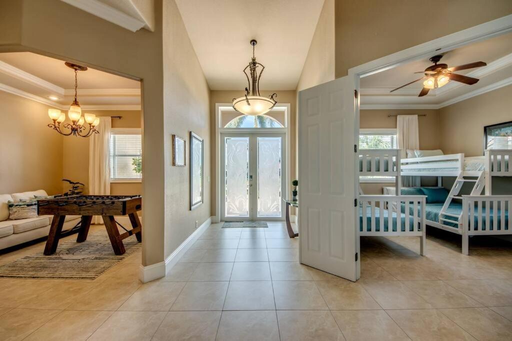 Villa Martinique By Coralvilla Cape Coral Exterior photo